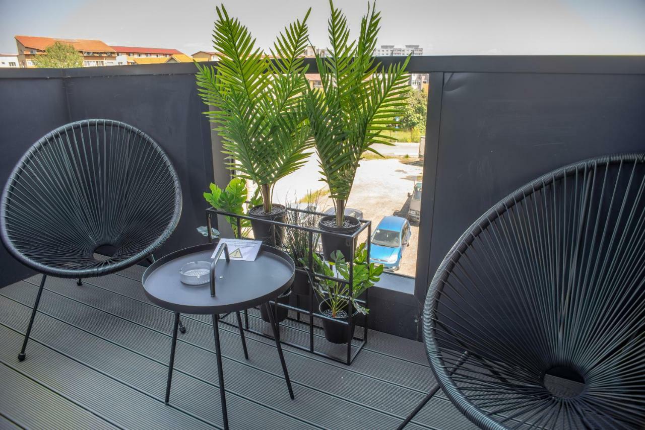 Apartments Steel Residence- Tesla Drive Experience ทิมิชัวรา ภายนอก รูปภาพ